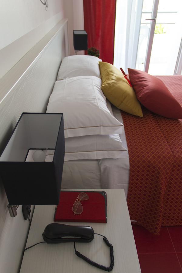 Hotel Villa Chiara Terracina Eksteriør bilde